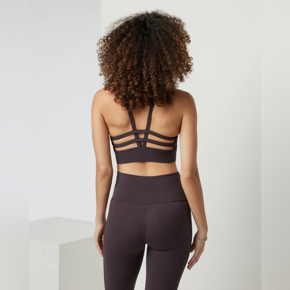 Vuori Yosemite Longline Bra In Sangria Large NWT